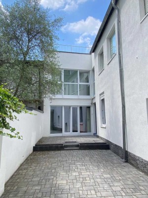 Moderne 5-Zimmer-Wohnung mit großer Terrasse in Innenhoflage – ideal für Familien oder WGs