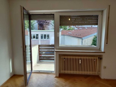Helle 1-Zimmer-Wohnung mit Balkon in zentraler, ruhiger Lage in Augsburg