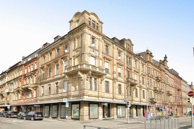 Historische 4-5-Zimmerwohnung - Wohnen, Arbeiten oder Vermieten mit Stil!