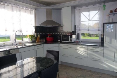 Schickes und großzügiges Einfamilienhaus mit Einliegerwohnung, moderne Einbauküche, komfortable Dopp