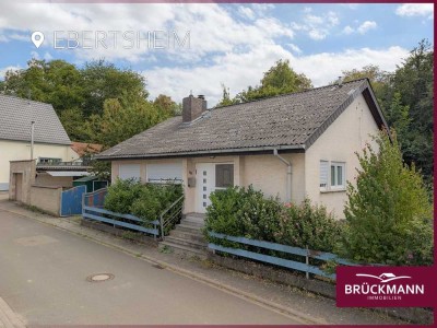 Modernisiertes, freistehendes EFH mit Garten und Garage