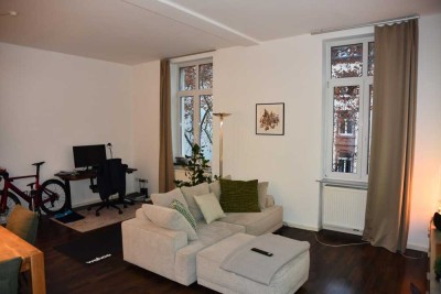 Charmantes Altbau-Studioapartment mit großzügiger Wohnküche im Frankfurter Nordend