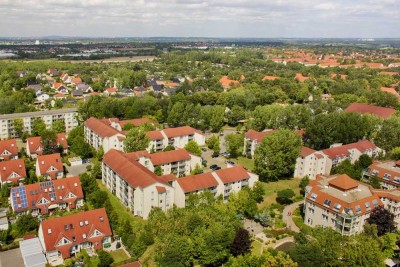 Fliegerstädtchen I schöne 2-Zimmer-Wohnung mit Balkon, Laminat und Duschbad in gepflegter Anlage