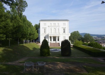 Stilvoll und Barrierefrei wohnen – Exklusive Eigentumswohnung im Westflügel der Beletage der Weiß...