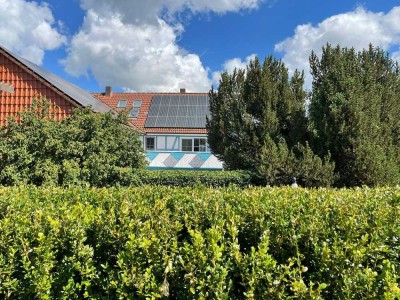 Charmantes Zweifamilienhaus mit Scheune, großem Grundstück, Bauland & PV-Anlage