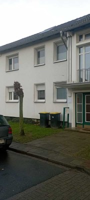 Vermietete Kapitalanlage-2-Zimmer-Wohnung mit Balkon und kleinem Garten