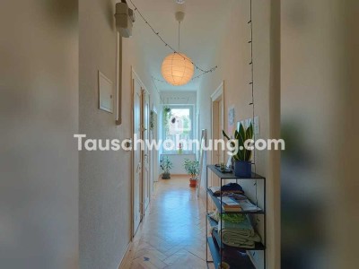 Tauschwohnung: Charmante 4-Zimmer-Altbauwohnung mit Balkon