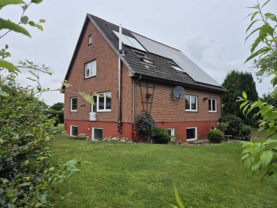 GROSSES EINFAMILIENHAUS / MEHRGENERATIONENHAUS
