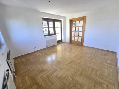*Ruhelage und Grünblick +Neuwertige lichtdurchflutet Terrassenwohnung+ BJ 1995 +Nahe Zentrum in Eisenstadt+4 Zimmer auf 103m², Loggia, Garage, Kamin+