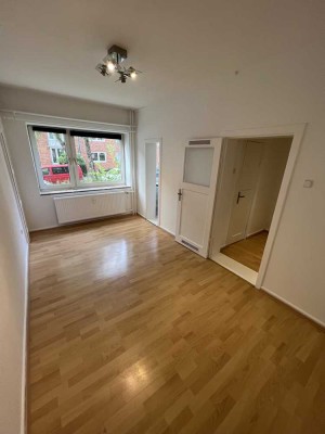 Moderne Singlewohnung in ruhiger Seitenstraße / Nähe Holtenauer Straße