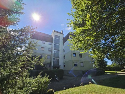 Trossingen: Bezugsfreie, geräumige 3,5 - Zimmer - Wohnung mit Tiefgarage, Balkon und Keller