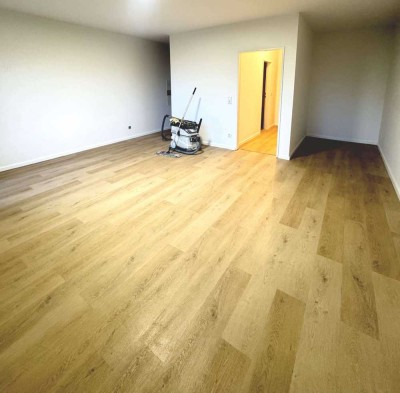 Attraktive renovierte 1-Zimmer Wohnung mit Balkon in Köln