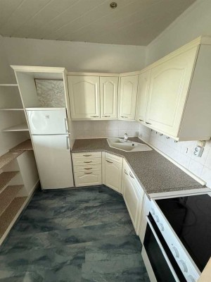 Gemütliche 3-Zimmer mit Laminat, EBK, Balkon und Dusche in sehr ruhiger Lage!