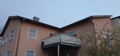 1100 € - 110 m² - 2.5 Zi. Wohnung ,Klima ,Küche ,Kellerraum, Dachboden