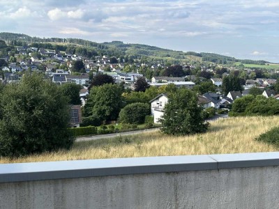 Traumhafte 3 - Zimmer Wohnung mit Panoramablick über Neuenrade - ruhig, großzügig & zentrumsnah