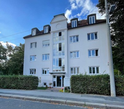 Kernsanierte 3-Zimmer-Wohnung mit großzügigem Süd-West-Balkon u. EBK