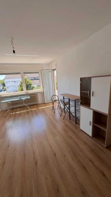 Geschmackvolle 2-Zimmer-Wohnung mit Balkon, EBK und Stellplatz in Dietzenbach