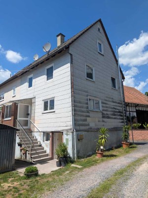 5-Zimmer Doppelhaushälfte im Altbau mit Bachlage, Garten & Stellplätzen zu vermieten