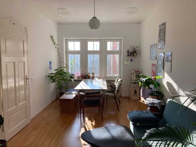 Helle, ruhige Altbauwohnung im Osten