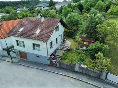 Renovierungsbedürftiges Haus mit idyllischen, großen Garten in Sommerein zu verkaufen!