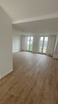 Schöne DG-Altbauwohnung, Balkon & Gartenmitnutzung (!) auf der Wittelsbacher Allee - Provisionsfrei!