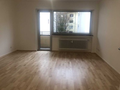 *Nordend* 3-Zimmer-Wohnung-Balkon und Einbauküche
