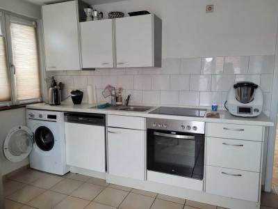 Geschmackvolle, sanierte 3-Zimmer-Dachgeschosswohnung mit geh. Innenausstattung mit Balkon und EBK