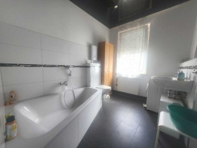 **Charmante möblierte Zweizimmerwohnung in Krefeld – Ideal für Paare oder Singles!**