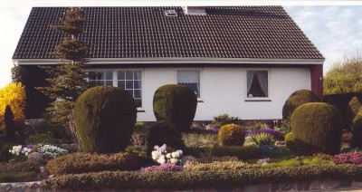 Einfamilienhaus mit schön angelegten Garten