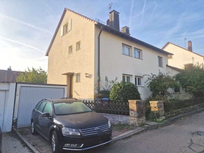 Großes leerstehendes Ein-/Zweifamilienhaus mit 2 Garagen in guter Wohnlage von Kemnat