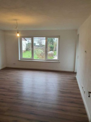 Komplett saniertes 4-Zimmer-Wohnung mit gehobener Innenausstattung mit EBK in Neufahrn in Niederbaye