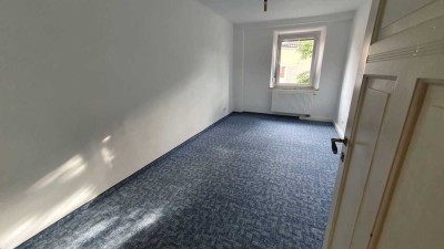 Große 4-Zimmer-Wohnung mit Balkon und EBK Nähe Hofgarten + Innenstadt