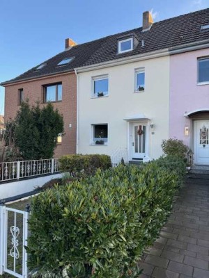 Reihenmittelhaus mit kleinem Garten in Düsseldorf-Benrath