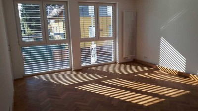 Stilvolle DHH mit wunderschönem Garten