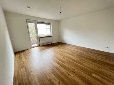 Top renovierte 1 Zimmer WHG mit Einbauküche und Balkon