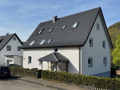 Zweifamilienhaus mit traumhafter Gartenanlage in Unterkochen