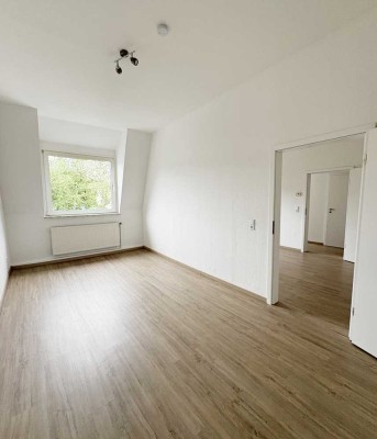 Helle, zentral gelegene 2-Zimmer-Dachgeschoss-Wohnung