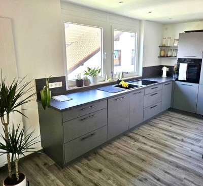 Traumwohnung
Hochwertige Ausstattung
3,5-Zimmer-DG-Wohnung