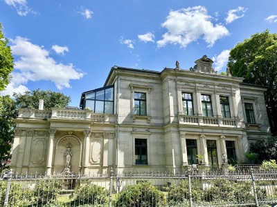 * Sehr schöne 2,5-Zimmer-Wohnung in einer der schönsten Villen von Dresden *