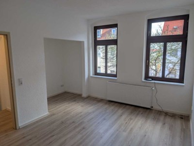 frisch sanierte 1-Raum-Wohnung im Zentrum von Bernburg