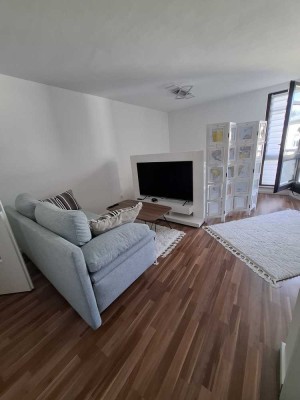 VON PRIVAT Charmante 1-Zimmer Wohnung mit Balkon im 4. OG in München Maxvorstadt