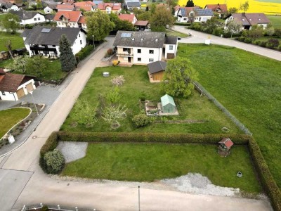 Gepflegtes 3 Familienhaus in idyllischer Lage