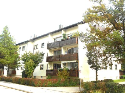 RUHIG lieg. 2 Zi.-Whg. mit EBK u. W-Balkon * im Zentrum WOR * NUR ca. 5 min. fußläuf. z. S-Bahn !!