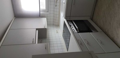 Freundliche und vollständig renovierte 5-Zimmer-Dachgeschosswohnung mit Balkon und EBK in Bitburg
