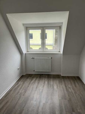 frisch renovierte 2 Zimmer Wohnung