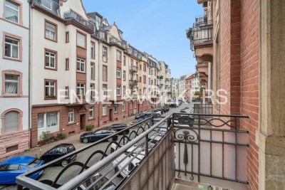 Altbaucharme auf zwei Ebenen – Fünf-Zimmer-Maisonette mit zwei Balkonen in Bornheim