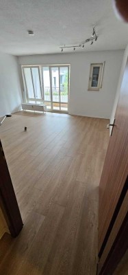 Gemütliche 2ZWKB in guter, zentraler Lage (Alter Brauhof Karlsruhe), Balkon, teilrenoviert