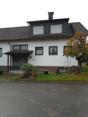 Geräumiges, freistehendes Einfamilienhaus mit Einliegerwohnung in Gäufelden von Privat zu verkaufen