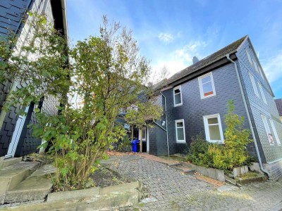 Maisonette-Wohnung mit Einbauküche und 3 Zimmern mit 2 Dachzimmern