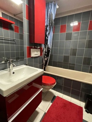 Exklusive, modernisierte 3-Raum-Wohnung mit Einbauküche in München Obermenzing